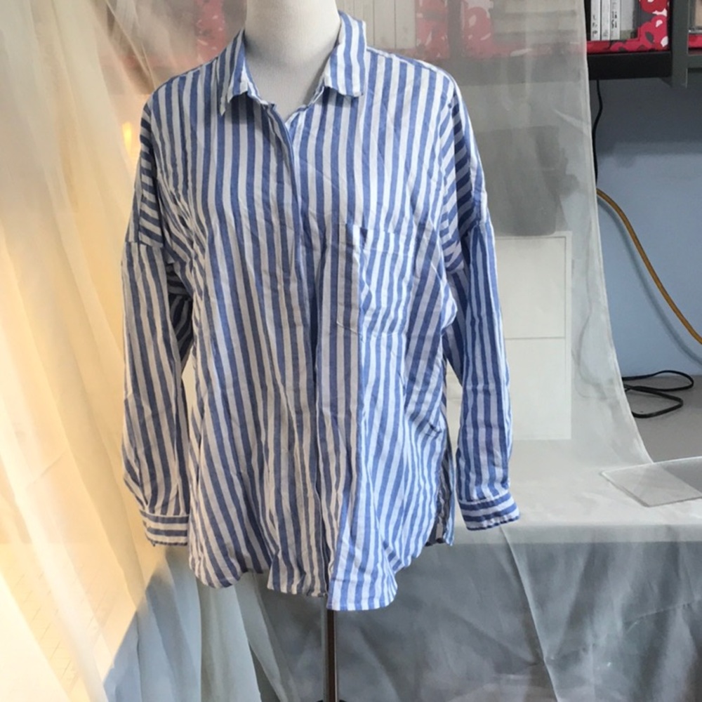 Blue/white striped long sleeve shirt